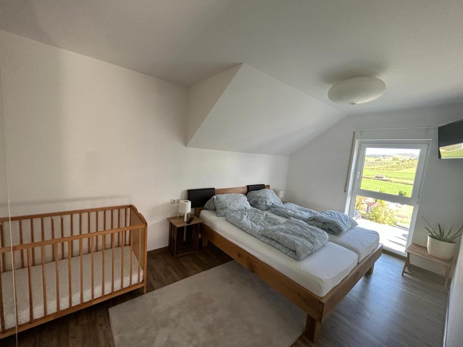 Löwenstein 3 Zimmer Neubauwohnung In Der Schwaebischen Toskana מראה חיצוני תמונה